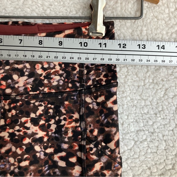 Lululemon Women's Invigorate workout pants yoga pants, Sz 2 - Picture 11 of 17